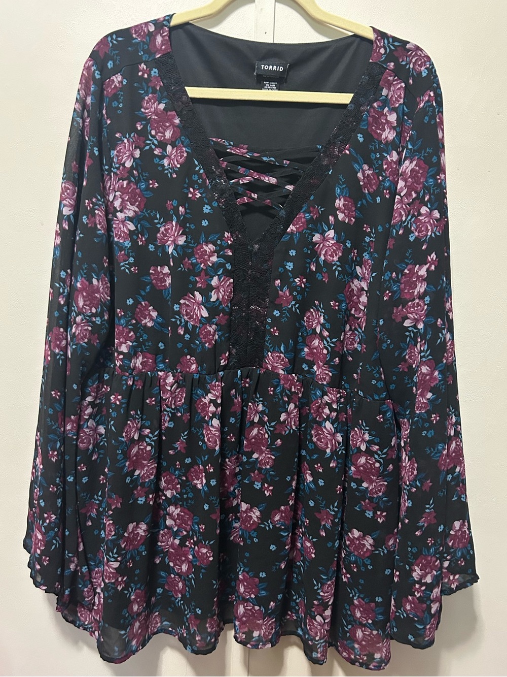 Torrid Black Floral Lace-Up Peplum Tunic with Plum Roses